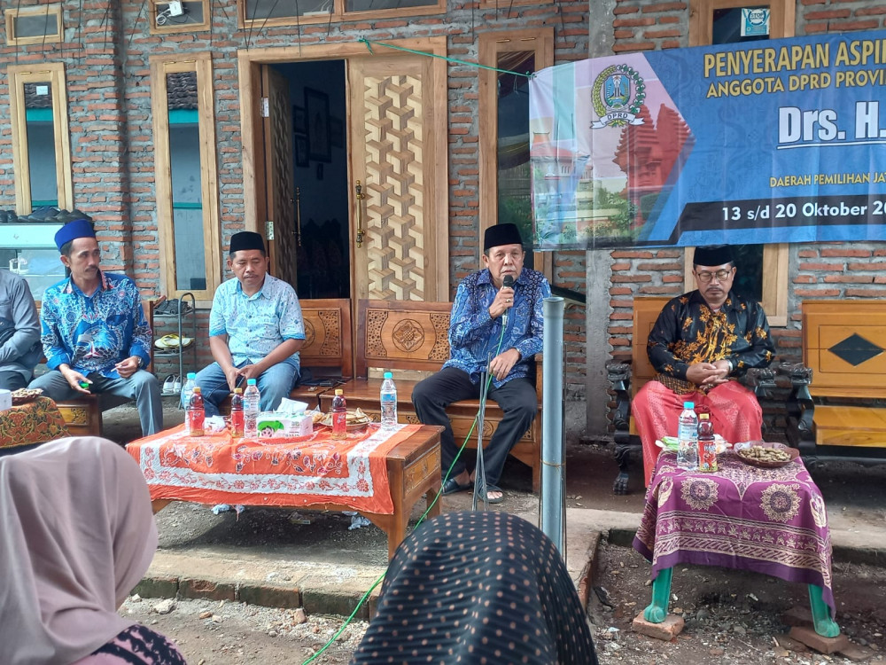 Warga Sambat Kusnadi Soal Jalan Rusak Parah Dan Butuh Sumur Pompa